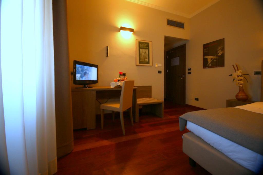 Jet Hotel Caselle Torinese ภายนอก รูปภาพ